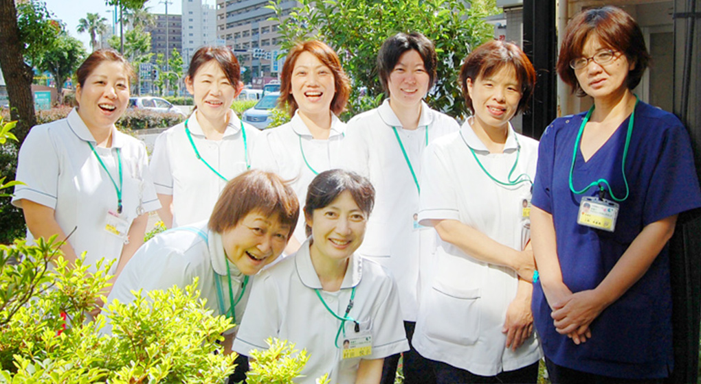 集合写真 外来・手術室 スタッフ集合写真|大阪市住之江区北加賀屋 社会医療法人三宝会 南港病院