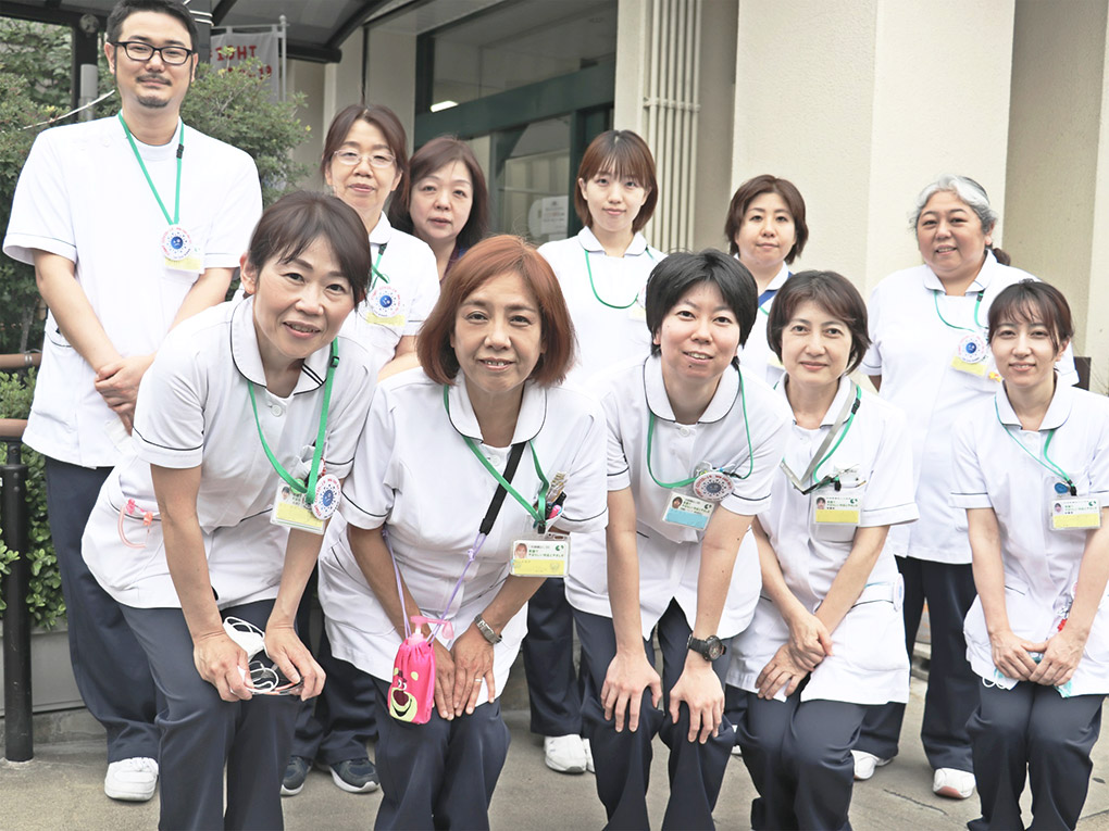 集合写真 外来・手術室 スタッフ集合写真|大阪市住之江区北加賀屋 社会医療法人三宝会 南港病院