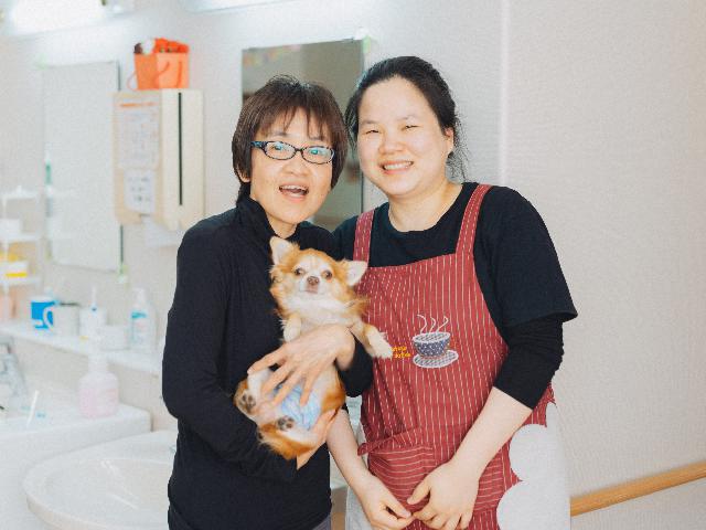 ワンちゃんと一緒に働く【介護福祉士/大阪市住之江区】　◎ユマニチュードを学べるグループホーム