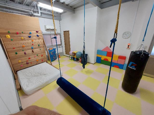 【児童指導員　◎保育士 ◎セラピスト】　大阪市住之江区　小学生を対象とした療育施設（放課後等デイサービス）