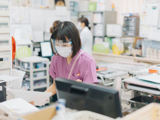 医師事務作業補助者/医療クラーク　南港病院（大阪市住之江区）年間休日124日/無資格未経験応募可能