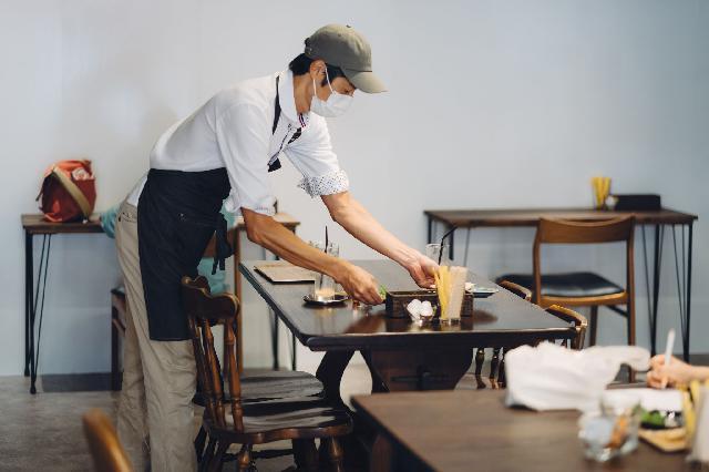 【めばえキッチン】　調理兼任ホールスタッフ募集　健康志向カフェでのお仕事!!　南港病院が運営する健康的なカフェ